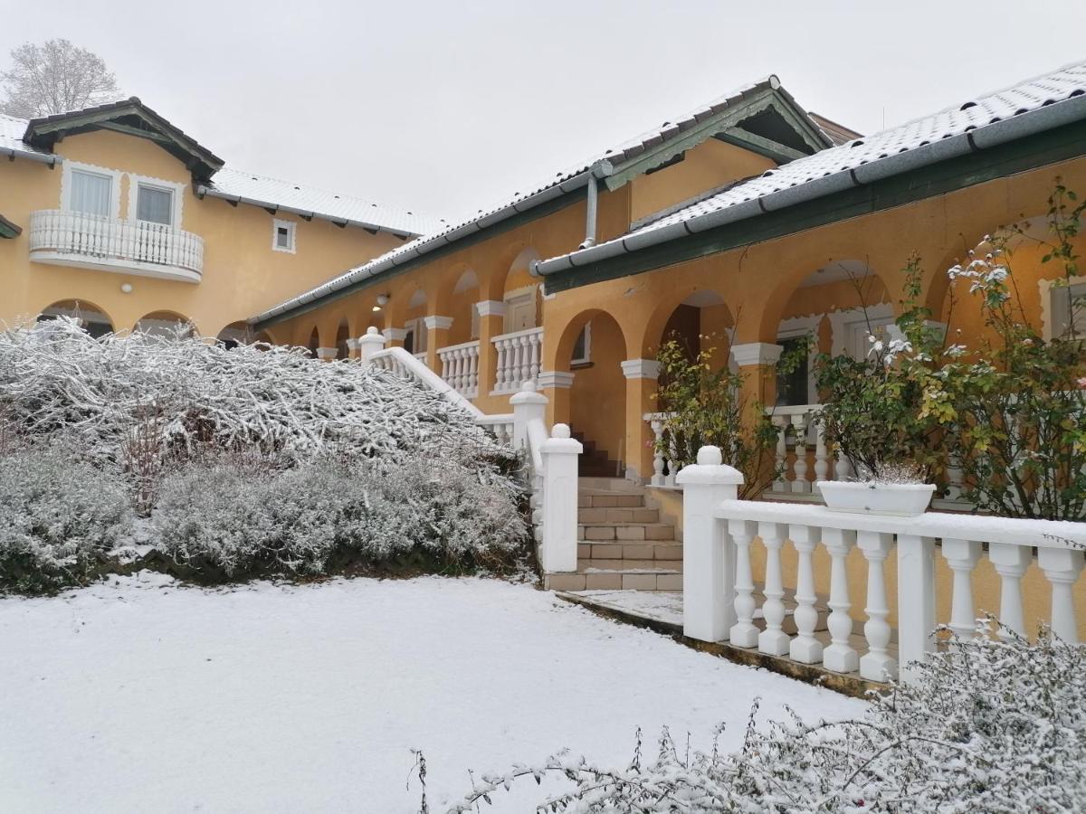 Panorama Birtok - Wellness Panzio, Konferencia Es Rendezvenykoezpont Bed & Breakfast Győrújbarát Eksteriør bilde